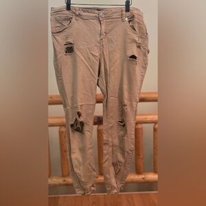 Rue+ Mid-Rise Jegging – Size 18 (Ultra Distressed)